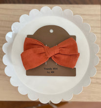 Load image into Gallery viewer, 4&quot; Rust Linen Hand-tied Bow